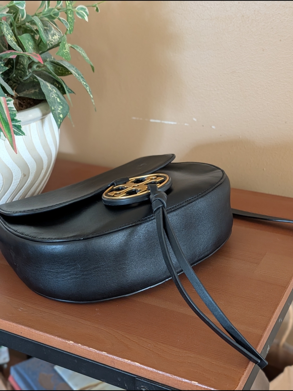Tory Burch Black Leather Fleming Saddle Crossbody - Picture 4 of 6